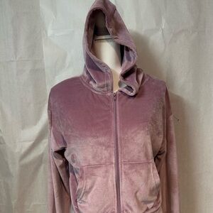 Refuge Velvet Hoodie in Soft Purple